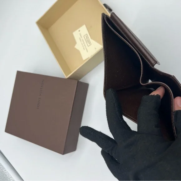 Louis Vuitton Damier Ebene Card Holder
